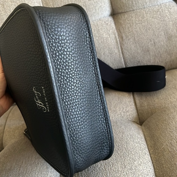 Dooney & Bourke Henrys Crossbody Black - Picture 5 of 10